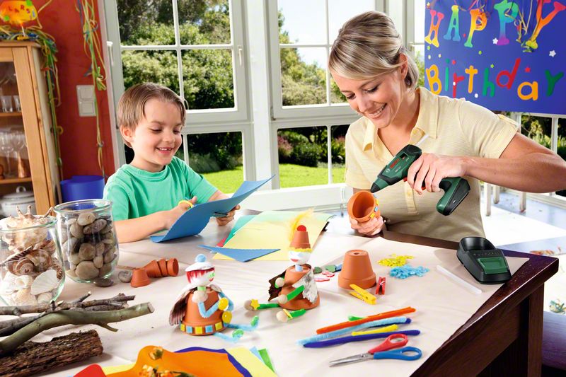 Glue guns designed for needlework
