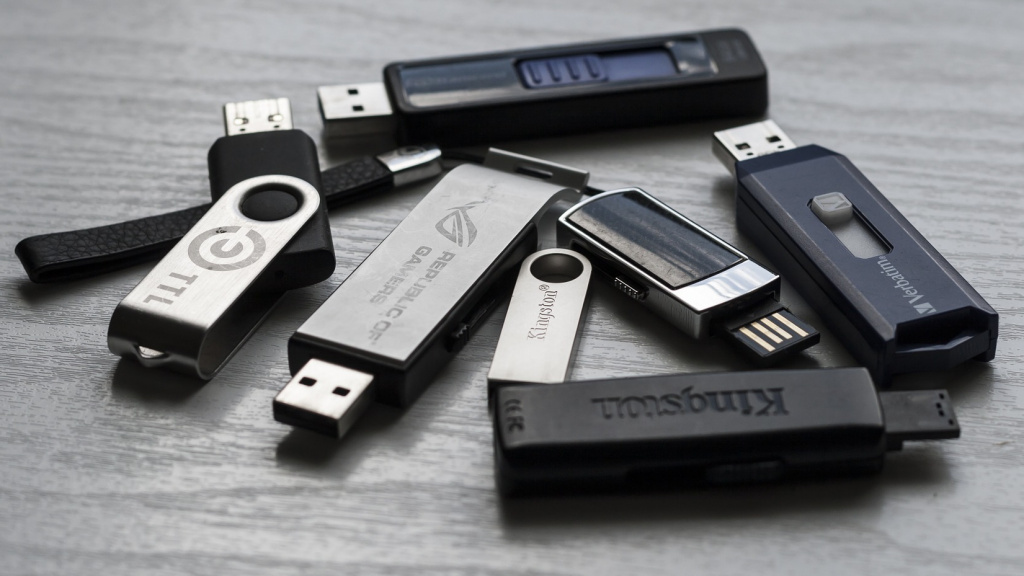 Ergonomisks zibatmiņas disks