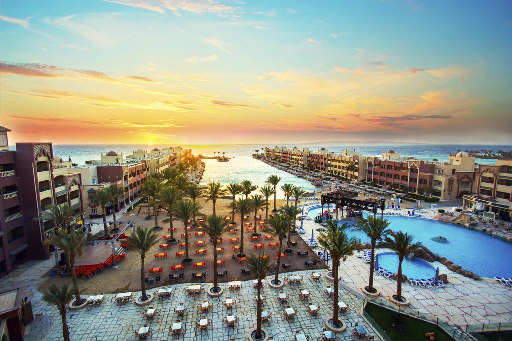 Sunčani dan El Palacio Resort & Spa