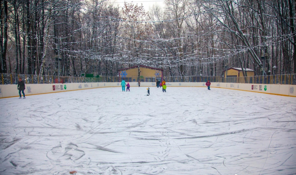 METELCLUB IN BABUSHKIN PARK.jpg