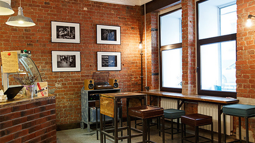ЗАПАД 4. КАФЕ BREW BAR.jpg