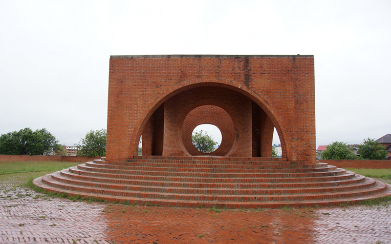 MEMORIALINĖS JAUNŲ KAPTIVIJOS