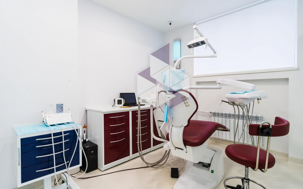 CENTRE D'ESTÈTIC DENTISH.jpg